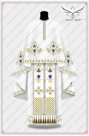 vesminte preotesti brodate pe culoarea alba